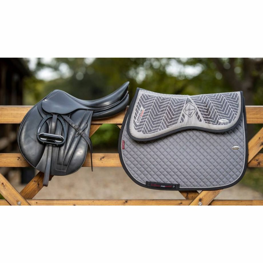 HoluHorse Austria ハーフパッド 乗馬 乗馬用品 馬具 管理